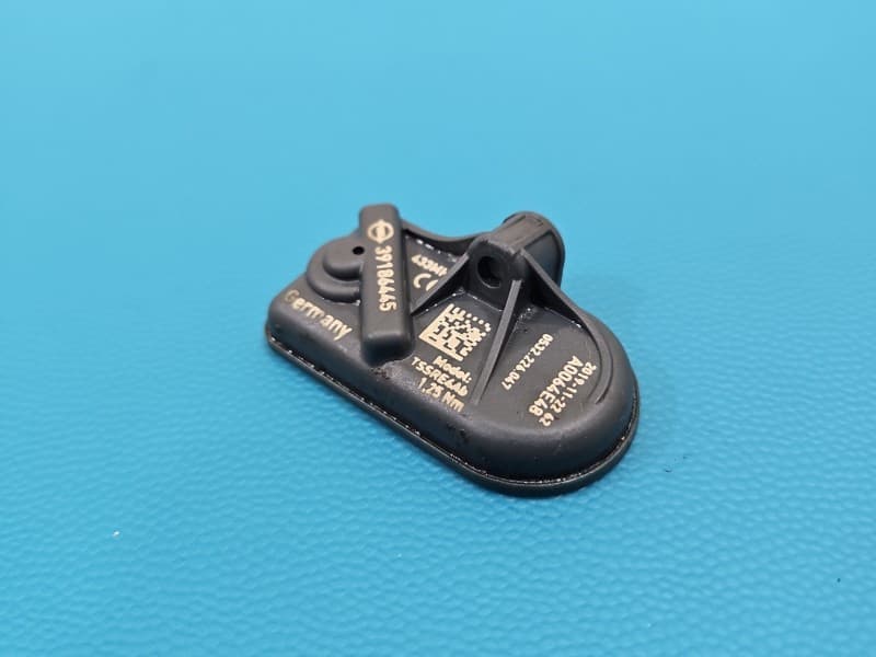 Czujnik ciśnienia opon Opel Astra V K 39186445 TPMS