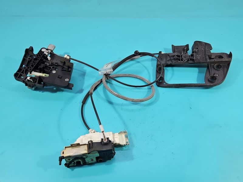 Zamek przód prawy Peugeot 1007 EUROPA 6pin