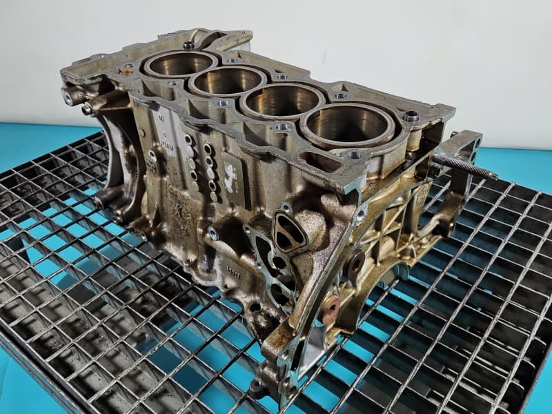 Blok silnika CITROEN DS4 II 21- 1,6 T 5GF 5GF