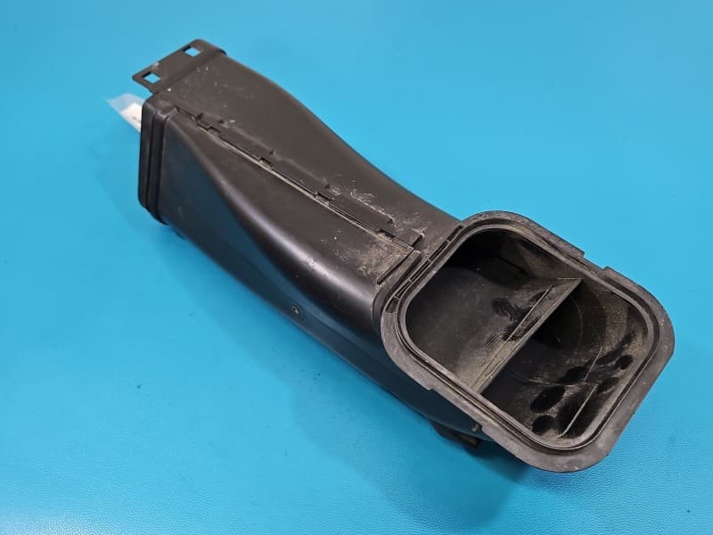 KIEROWNICA Wlot powietrza BMW G14 G15 G16 3,0 R6 7643299
