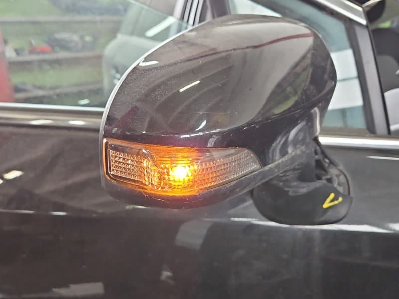 Lusterko prawe Toyota Avensis III T27 9 przewodów, składane elektrycznie , uszkodzona obudowa europa