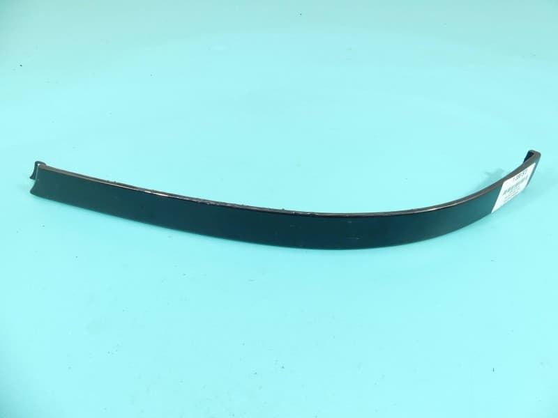 Listwa podreflektorowa Audi A8 D2 4D0853207C