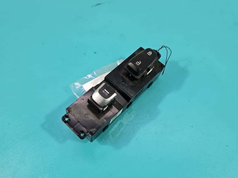 Przełącznik szyb Kia Optima IV 15-20 EU 93575D443