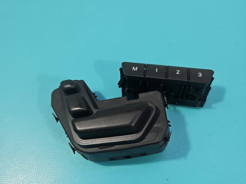 Przełącznik Regulacji fotela lewy przód kpl. Mercedes GL II X166 A1669053900