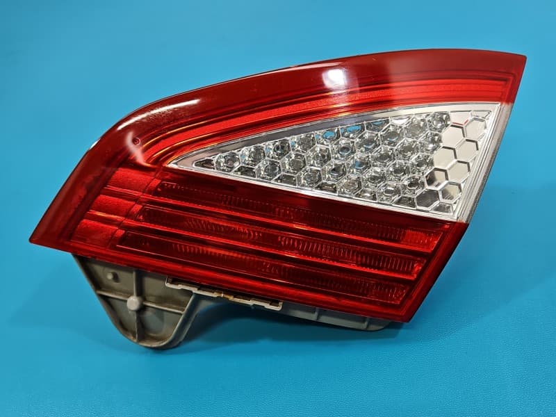 Lampa tył prawa klapy Ford Mondeo Mk4 sedan EUROPA 7S71-13A602-PC