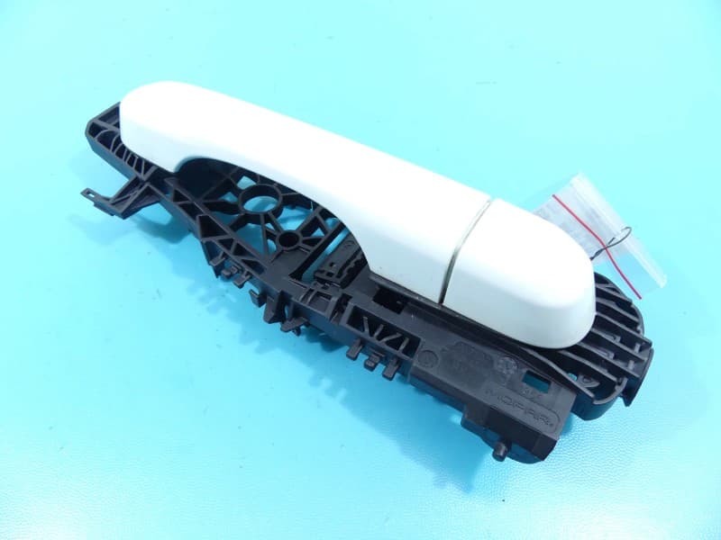 Klamka tył lewa zewnętrzna Jeep Renegade 14- 51937397 biały 296