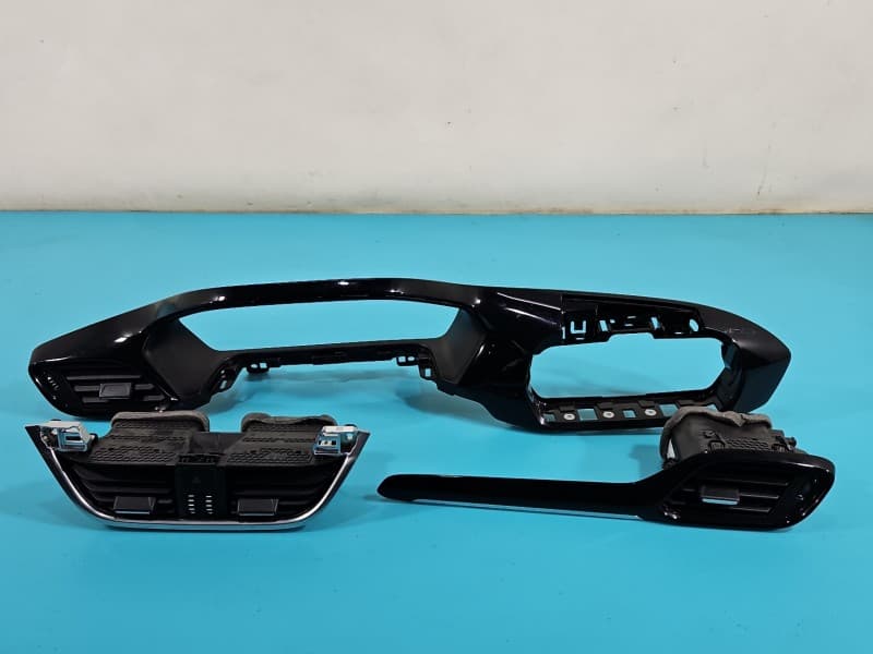 Kratka nawiewu Ford Fiesta Mk8 H1BB-18835-G H1BB-A018B08 H1BB-19K617-AEW EUROPA