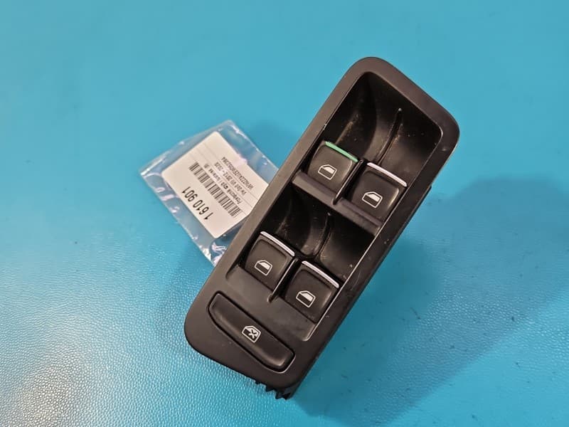 Przełącznik szyb Vw Golf VII w jednym przycisku brak listwy chrom EU 5G0959857C