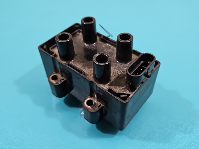 Cewka zapłonowa Dacia Logan I 05-14 1,6 8V wiel 4PIN
