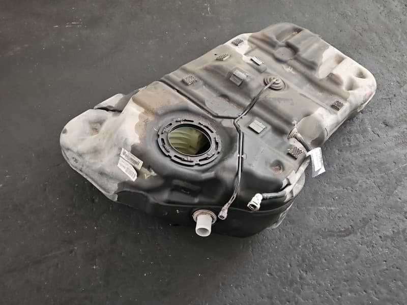 Zbiornik paliwa bak Kia Sorento III 14-20 2,0 crdi 31100-C5900