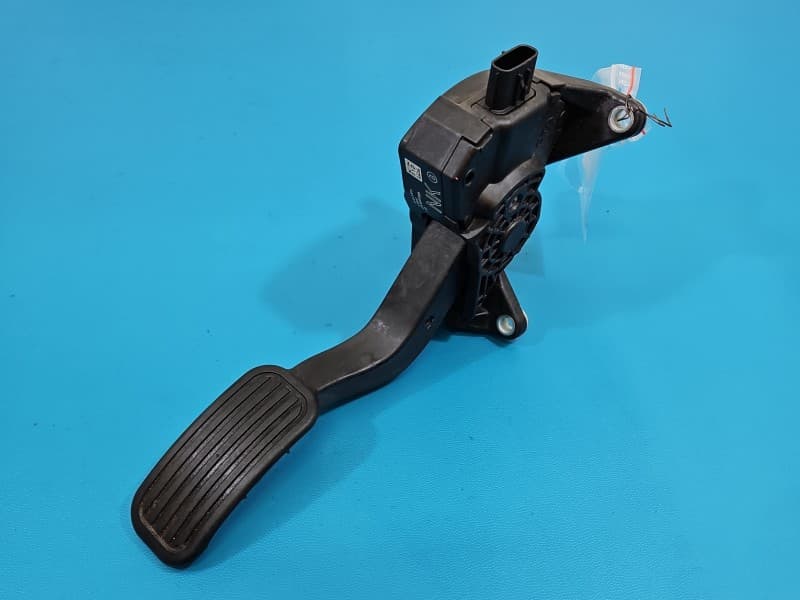 Pedał gazu potencjometr Toyota Corolla E21 19- 1,5 12V 78110-02211 22181A2