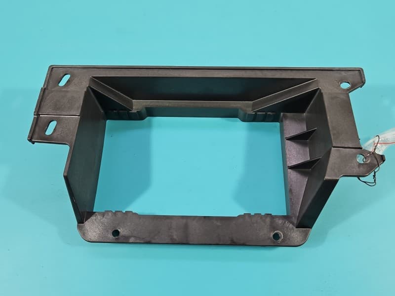 Osłona ZAŚLEPKA PLASTIK Ramka radia nawigacji Lancia Thema II 11-14 L0202595AB
