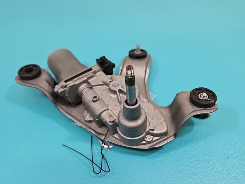 Silniczek Silnik wycieraczki tył Suzuki Swift Mk8 HB 4PIN 259600-3350