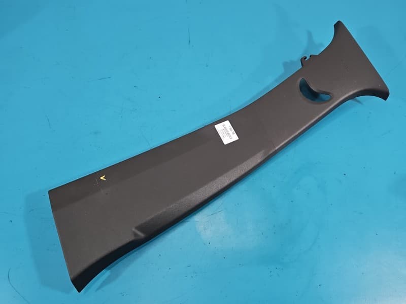 Osłona ZAŚLEPKA PLASTIK SŁUPKA B PRZÓD LEWEGO / rysy Dacia Duster III 24- 769147537R