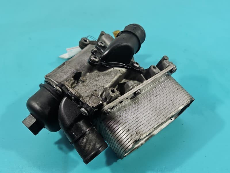 Podstawa filtra oleju obudowa Nissan Qashqai I J10 06-13 2,0 dci 8200797762