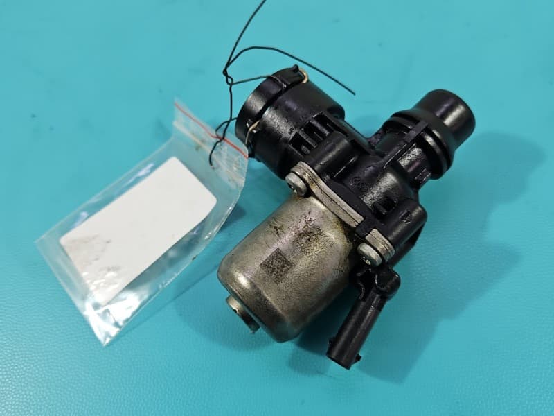 Zawór wody BMW G20 elektrozawór 2,0 T B48b20a 8689694