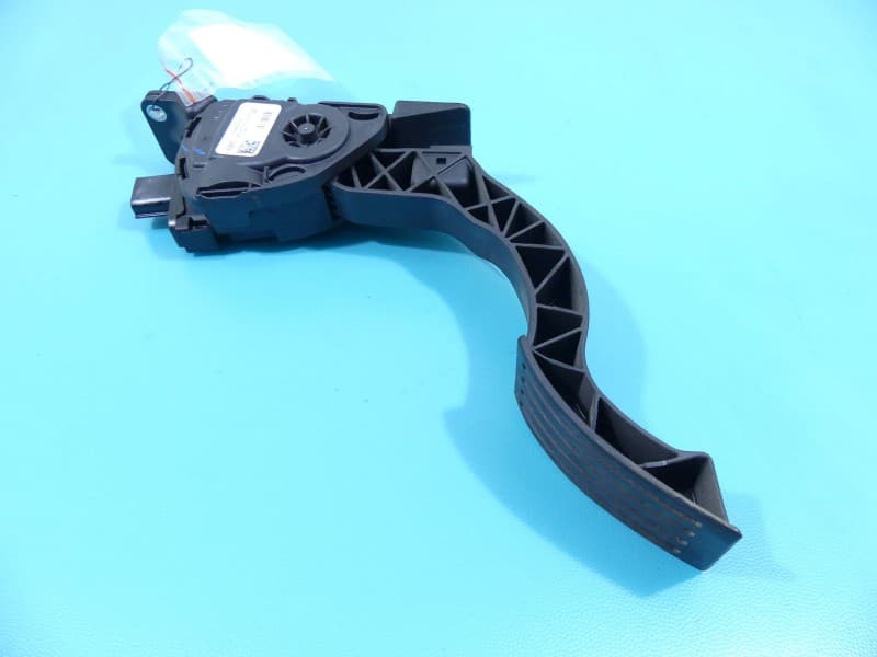 Pedał gazu potencjometr Volvo V40 II 12- 1,6 D2 31280595