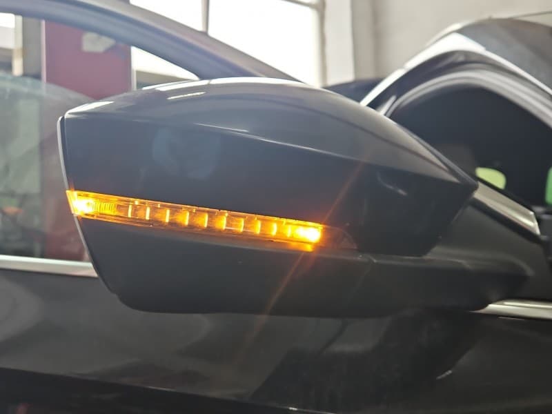 Lusterko prawe Skoda Karoq 15+2 przewodów. Elektrycznie składane europa