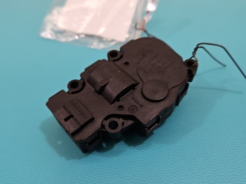Silniczek nawiewu NAGRZEWNICY Audi A4 B9 412650920 EUROPA