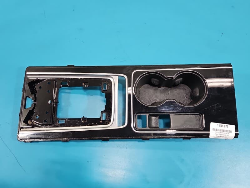 Listwa dekor deski Jaguar XE X760 946535 3316 GX73-044E04-A TUNELU ,UCHWYT N AKUBKI
