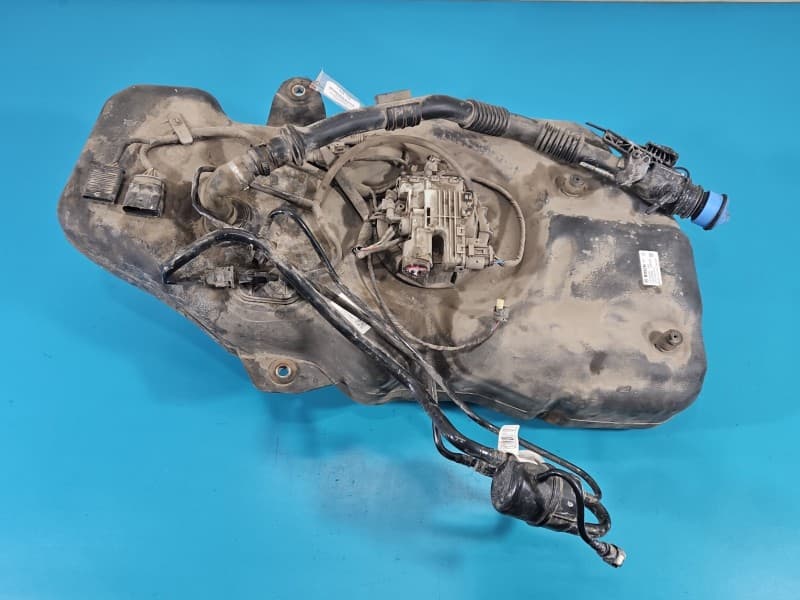 Zbiornik AdBlue Mercedes ML W166 3,0 CDI 642.826 A1664703901 A1664706001 0444050081