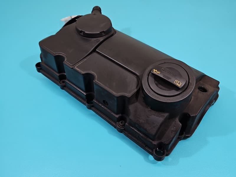 Pokrywa zaworów Vw Transporter T5 1,9 tdi BRR 03G103469H 03G103475F