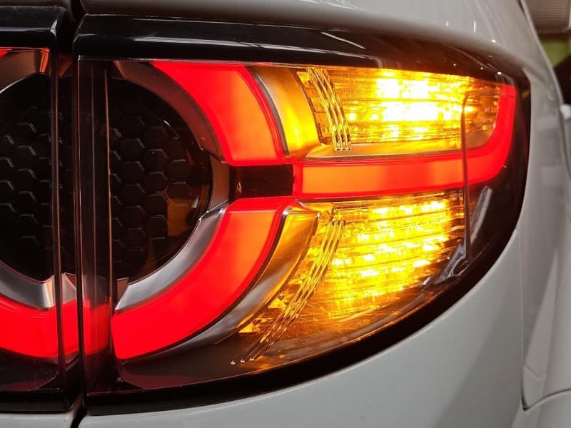 Lampa tył prawa błotnika Land rover Discovery Sport 14- L550 HB EUROPA FK72-13404-CF