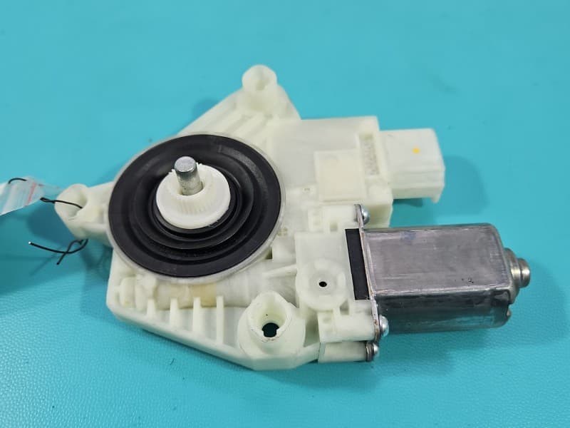 Podnośnik przód prawy SZYBY WINDA 7455081 BMW G30 6PIN sam silnik 4d sedan