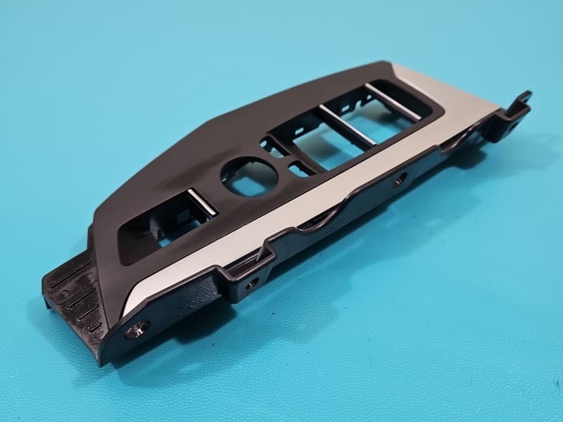 Listwa dekor deski BMW iX3 G08 6999285 RAMKA PRZEŁĄCZNIKÓW STRONA KIEROWCY