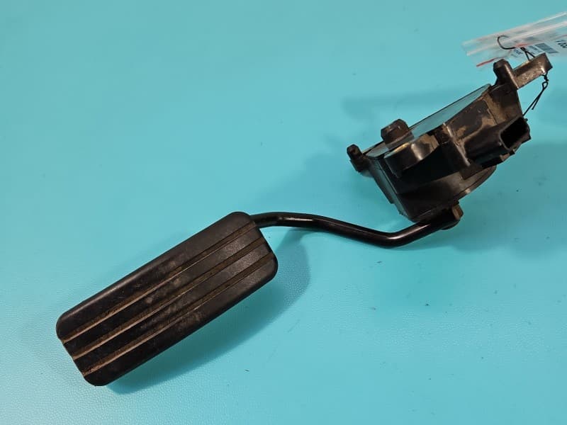 Pedał gazu potencjometr Renault Megane II 1,9 dci 8200153268