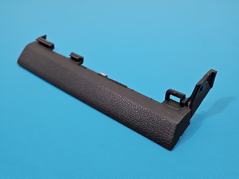 Osłona ZAŚLEPKA PLASTIK Lewa / listwa deski rozdzielczej Kia Stinger 84790-J5000
