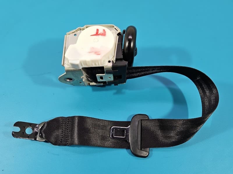 Pas bezpieczeństwa tył prawy Audi A4 B9 8W0857806B