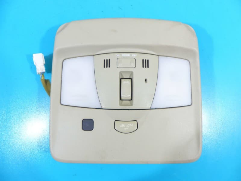 Lampa kabiny lampka Infiniti FX II QX70 1CH6A 11004