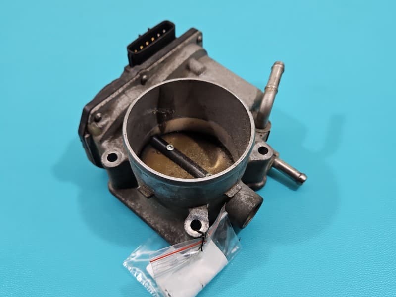 Przepustnica LEXUS RX II 03-08 3,3 V6 22030-20060