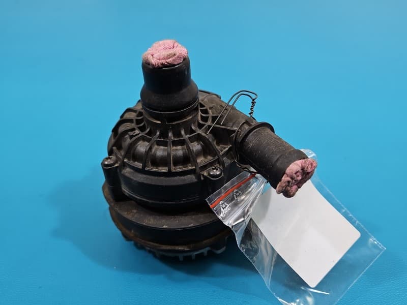 Pompka obiegu wody pompa Dacia Duster III 24- 1,2 TCe 210104389R 039202450X