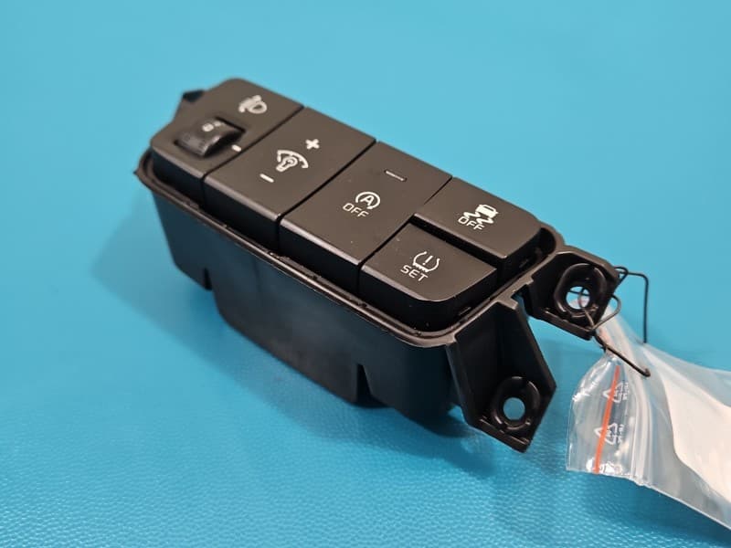 Przełącznik start/stop, ESP, ciśnienia opon Kia Rio IV 16-23 93700-H8TJ0