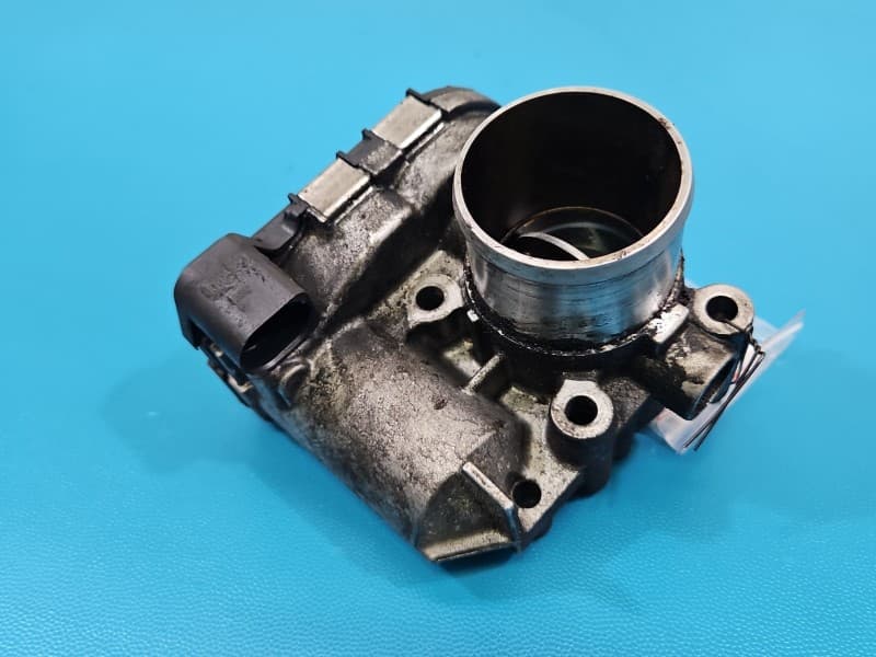 Przepustnica Renault Laguna III 2,0 dci 8200330810 8200330812