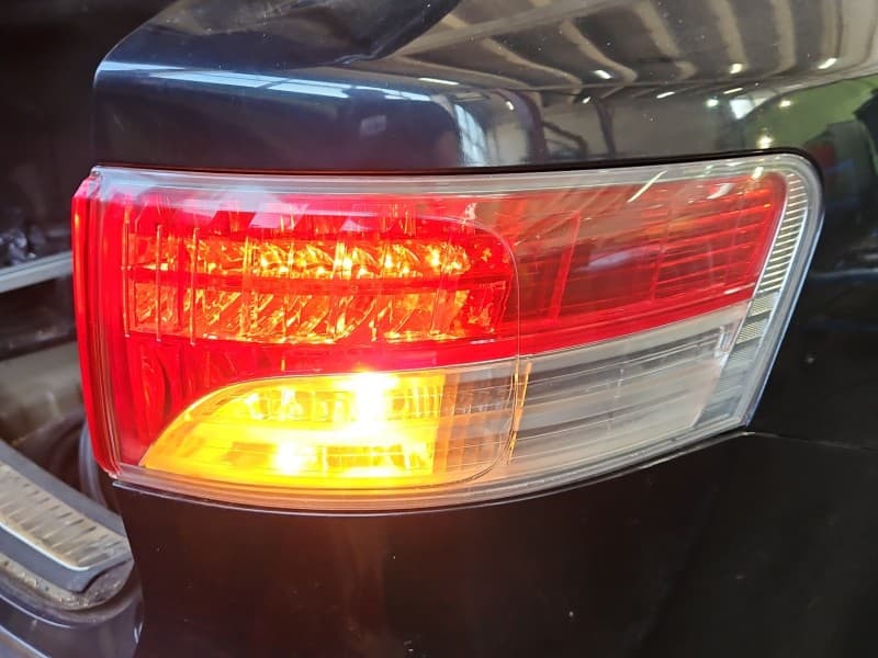 Lampa tył prawa błotnika Toyota Avensis III T27 kombi EUROPA