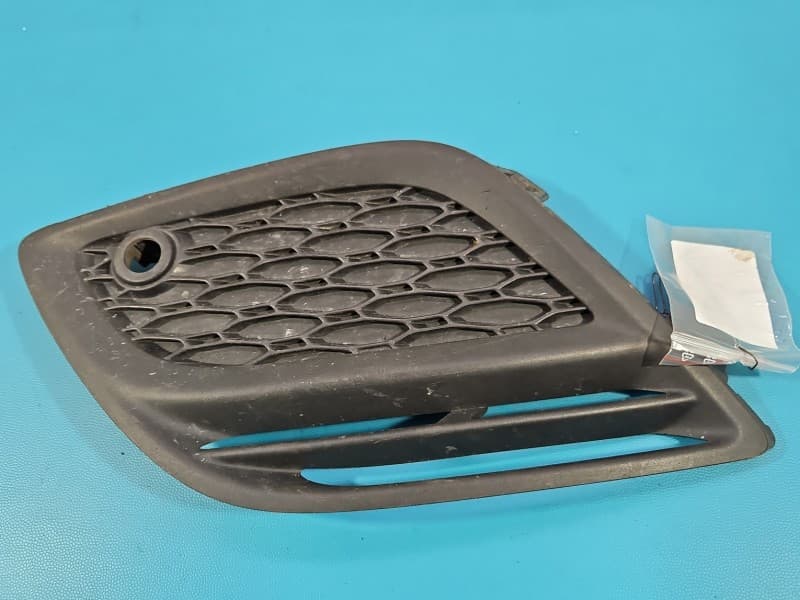 Zaślepka kratka zderzaka prawa atrapa Volvo XC60 I 08- 31290662