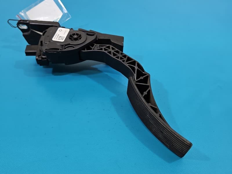Pedał gazu potencjometr Jeep Grand Cherokee IV WK2 3,0 CRD EXN 52124785AF