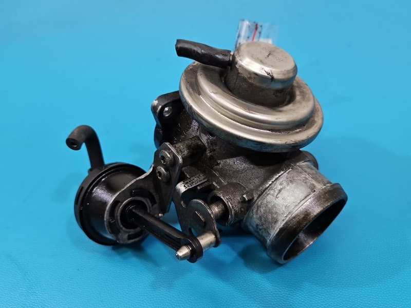 Zawór egr Skoda Fabia I 1,4 tdi 038129637B