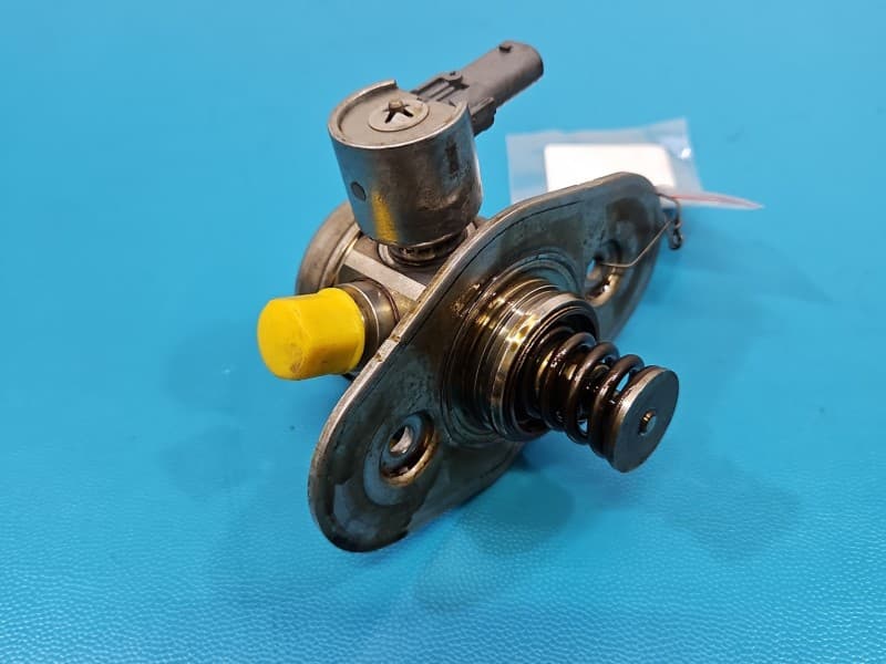 pompka Pompa paliwa Bmw F32 F33 F36 2,0 T 8604229 0261520282