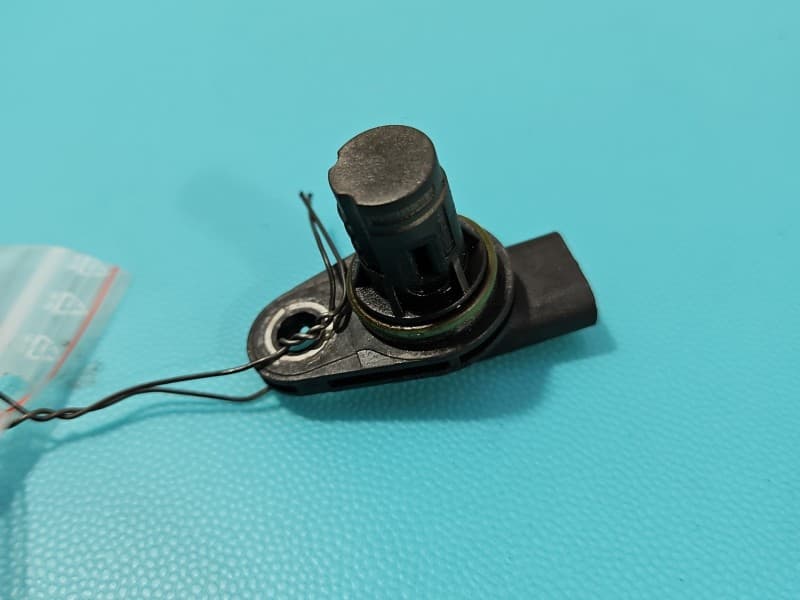 Czujnik położenia wałka rozrządu Mercedes CLS II C218 W218 218 4,7 V8 278922 A2761530028