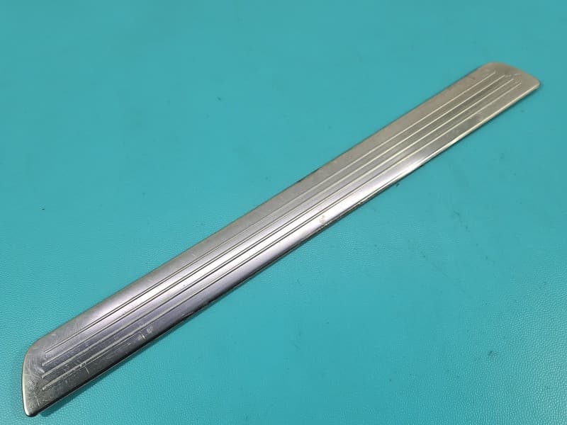 Listwa dekor deski Mercedes GL II X166 A1666860736 Progu tył