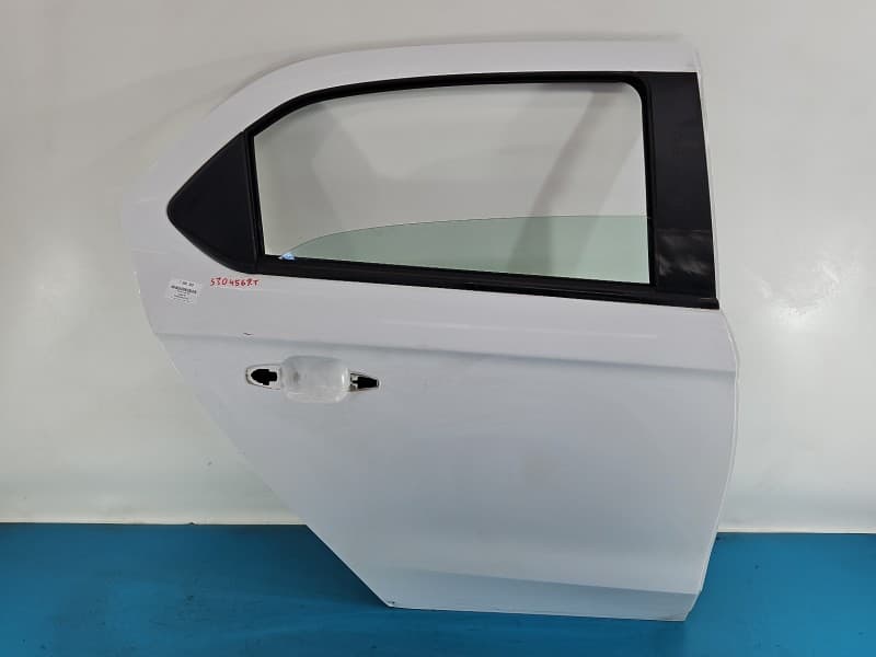 Drzwi tył prawe Peugeot 301 sedan 4d EWP