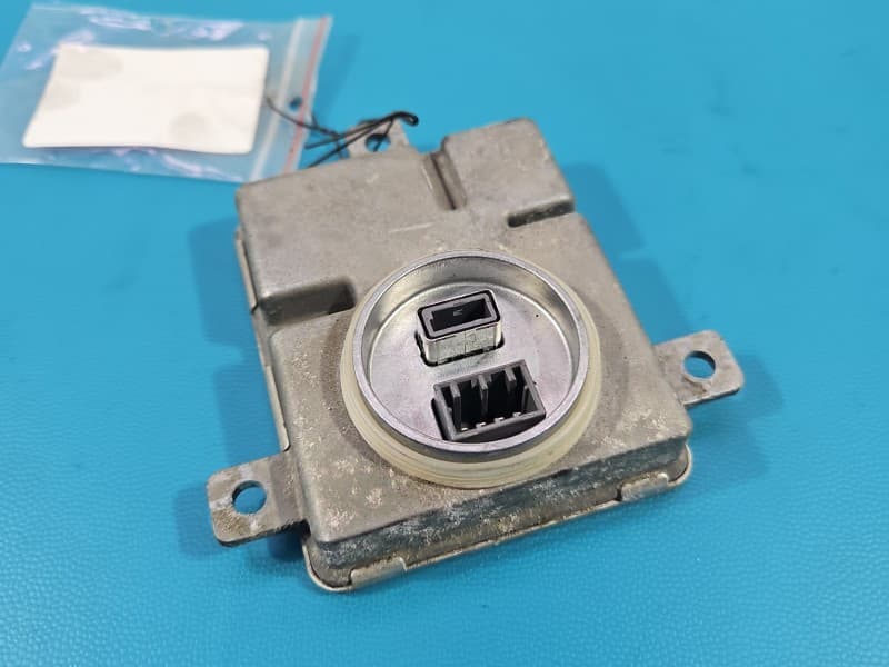Przetwornica xenon Mercedes GLK X204 08- A2048703226