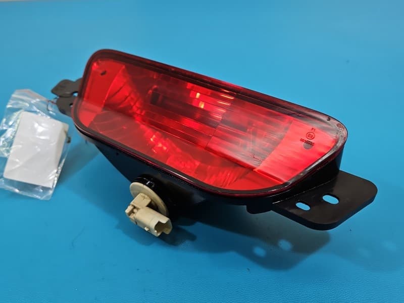 Lampa tył lewa zderzaka przeciwmgielna Citroen DS5 11-15 9672294080