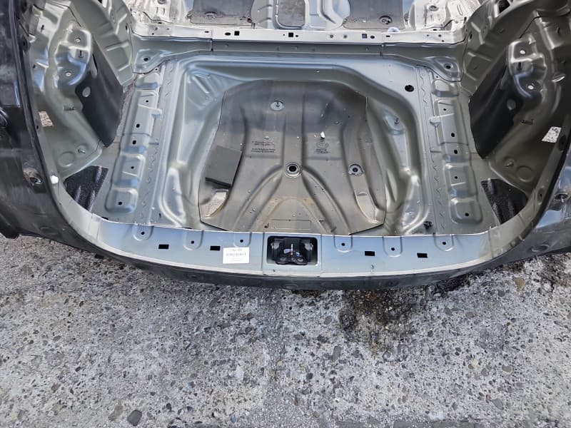 Pas tylny podłoga wanna bagażnika INFINITI QX30 H15 16-19 HB