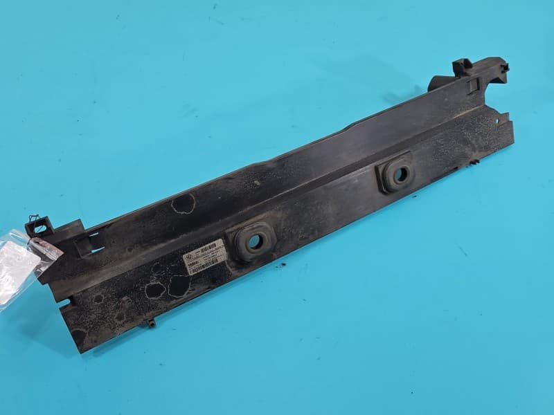 Osłona ZAŚLEPKA PLASTIK OBUDOWA CHŁODNICY Bmw f10 f11 7618757