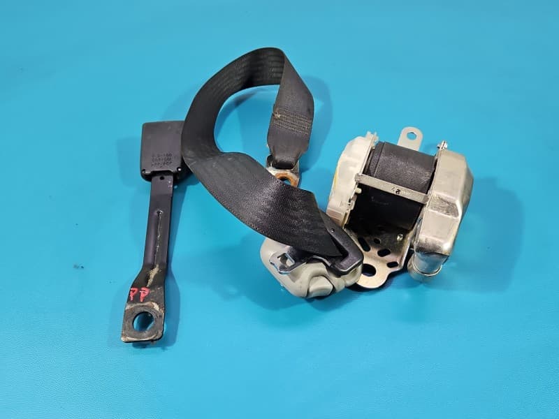 Pas bezpieczeństwa przód prawy pasażera Suzuki Swift Mk6 84920-62K0